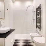 Just Urban - Chic & Stylish In Center - 1 Min M2 Metro *
