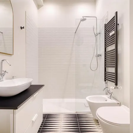 Just Urban - Chic & Stylish In Center - 1 Min M2 Metro *